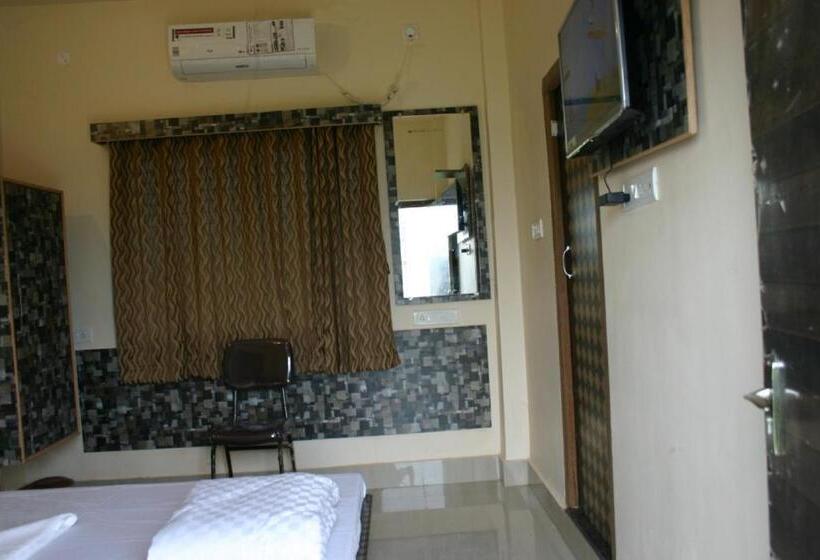 Quarto Deluxe, Utsav Grand By Chocolate Inn