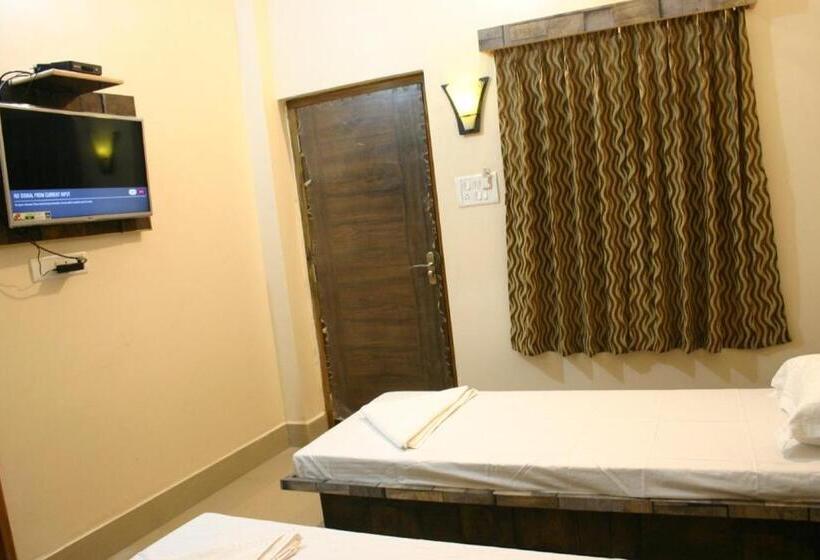 Quarto Deluxe, Utsav Grand By Chocolate Inn