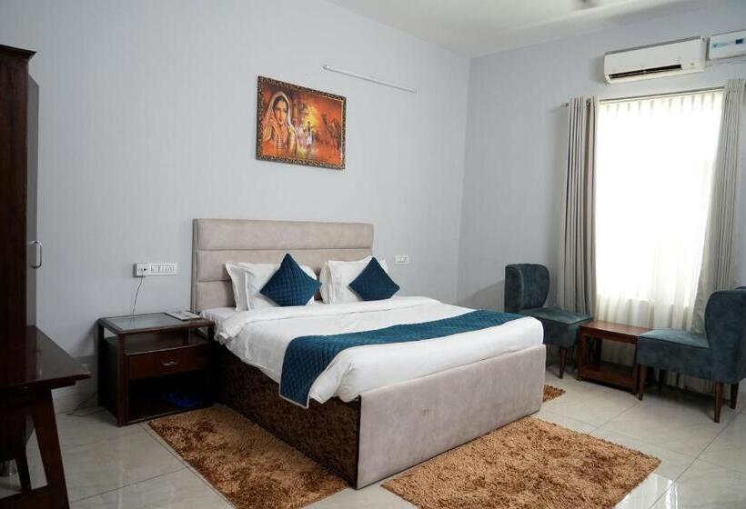 اتاق لوکس, Shivjot Farm & Resort Panchkula