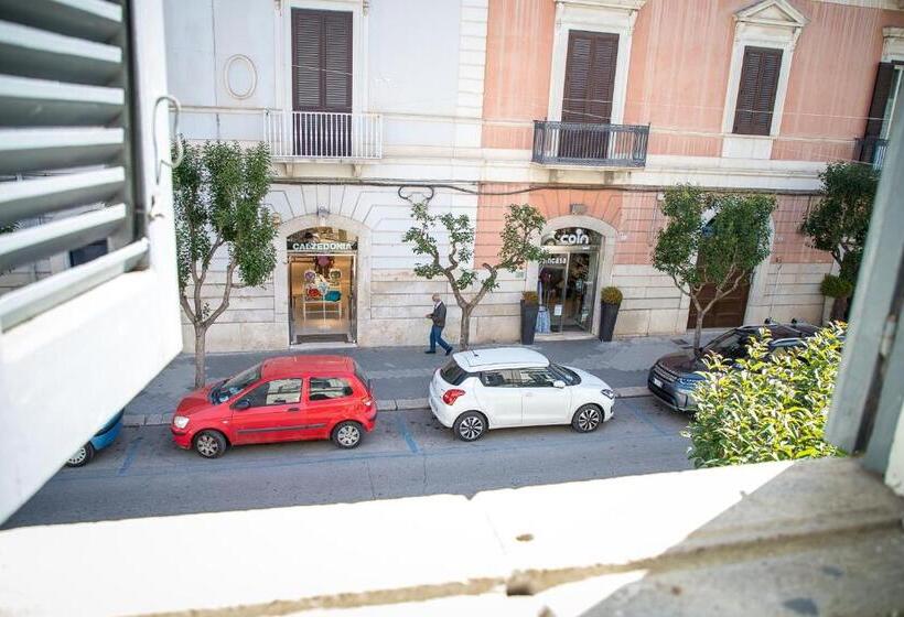 اتاق استاندارد سه نفره, Deas B&b