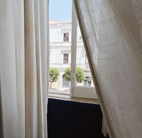 اتاق استاندارد سه نفره, Deas B&b