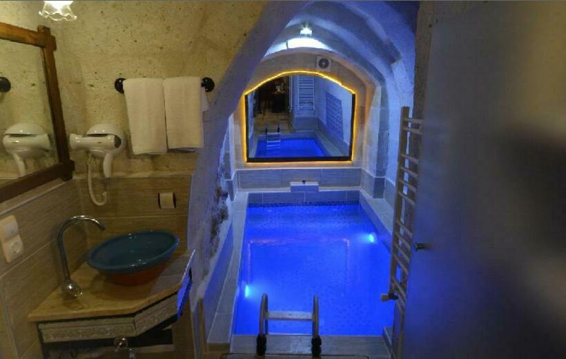 Номер Deluxe, Zuwinasa House