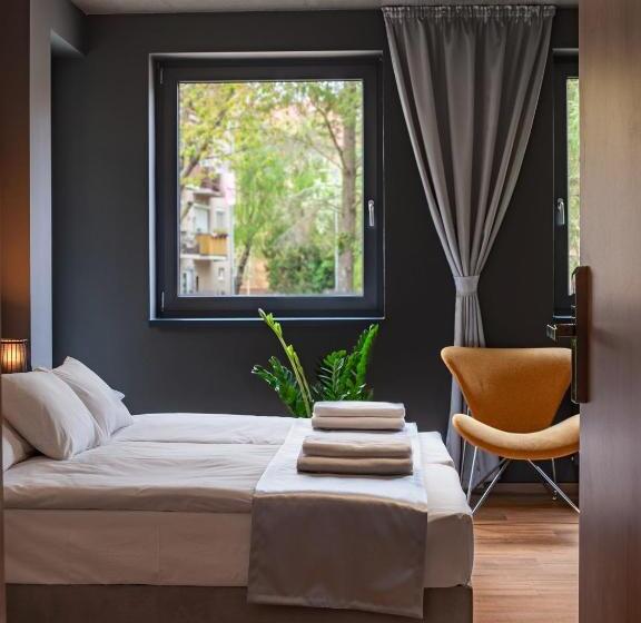 استودیوی استاندارد, R31 Residence