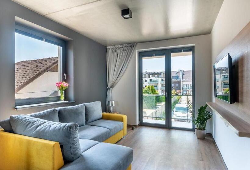 آپارتمان 1 خوابه با تراس, R31 Residence