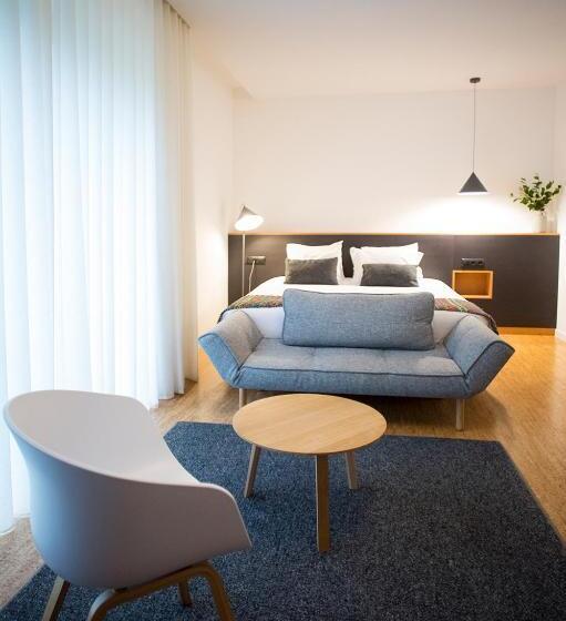 استودیوی استاندارد, Furnas Lake Forest Living