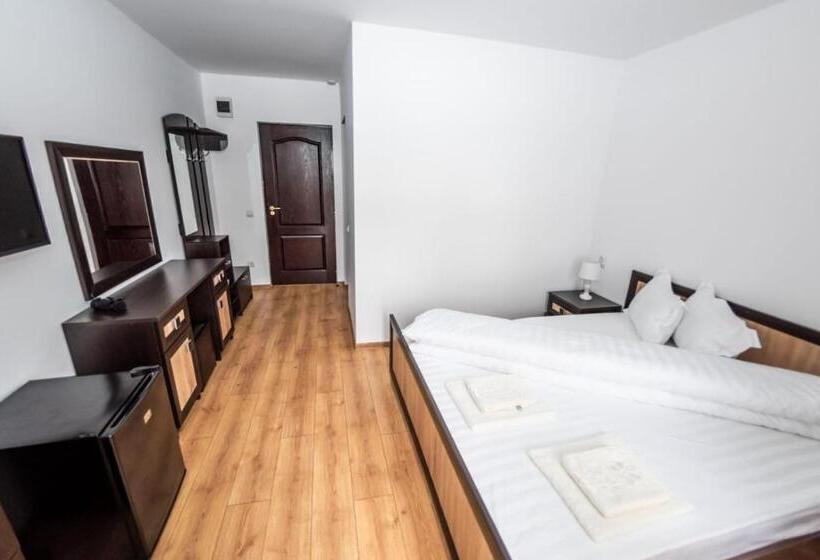 Quarto Estandar Cama King, Casa Câmpulungeană