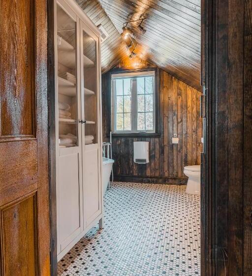 Дом 4 Спальни, Auberge De L'ouest