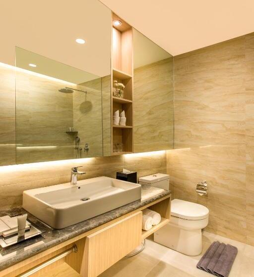 اتاق لوکس با بالکن, The Manohara Hotel Yogyakarta