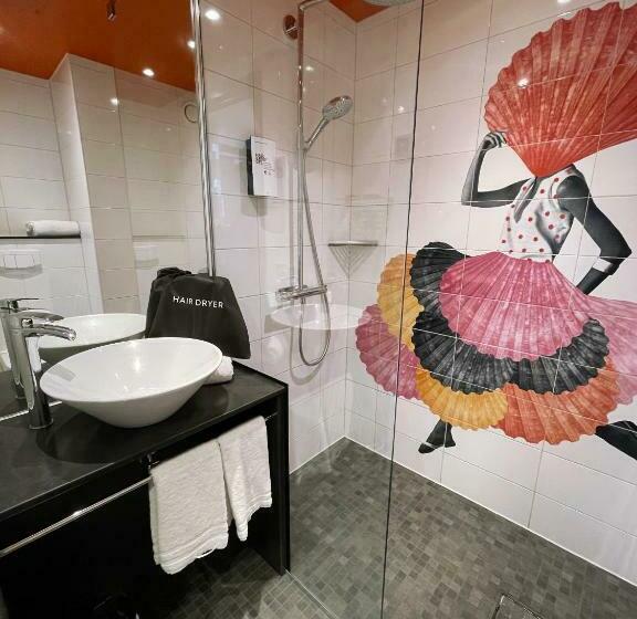 家庭间, Motel L Lund