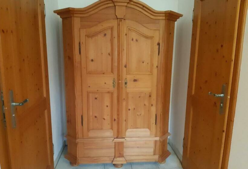 标准单人间, Schellenberger Hof