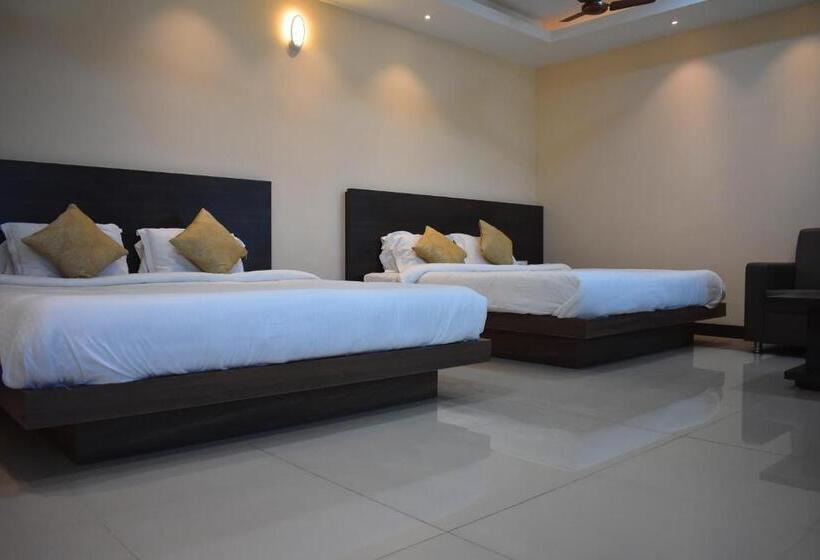 Family Suite, Sami V Landmarks