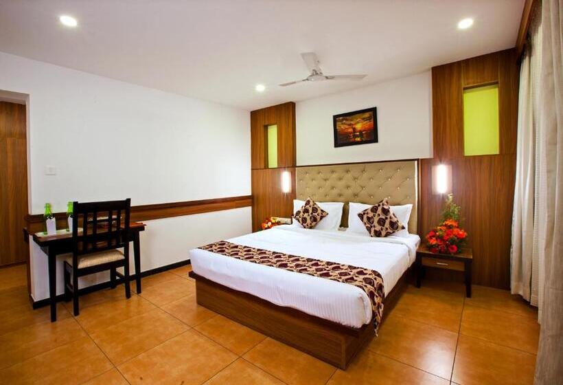 Полулюкс с Балконом, Nsk Anamthara Resort Private Limited