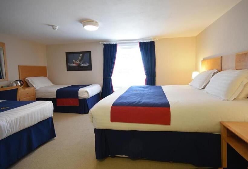 Семейный Номер, Royal Southern Yacht Club