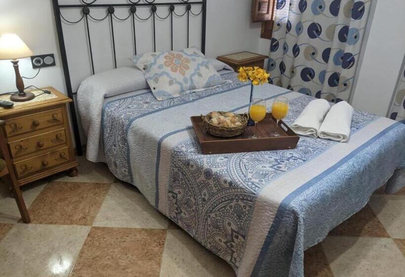 Номер Стандарт с Балконом, Hostal Moraima