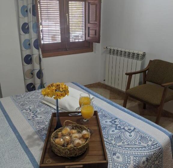 Номер Стандарт с Балконом, Hostal Moraima