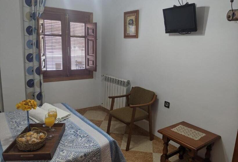 Номер Стандарт Вид на Горы, Hostal Moraima
