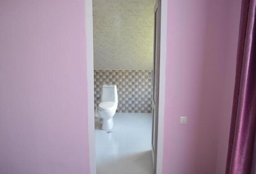 اتاق لوکس, Mari Guest House