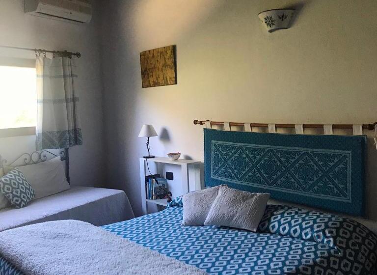 اتاق راحتی سه تخته, B&b La Tasgia