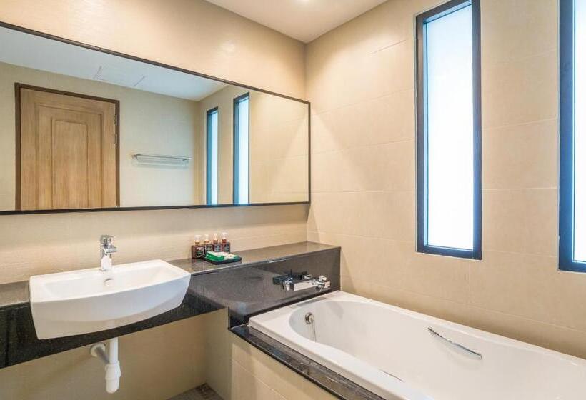 اتاق استاندارد سه تخته با چشم‌انداز استخر, Ananta Burin Resort   Sha Extra Plus