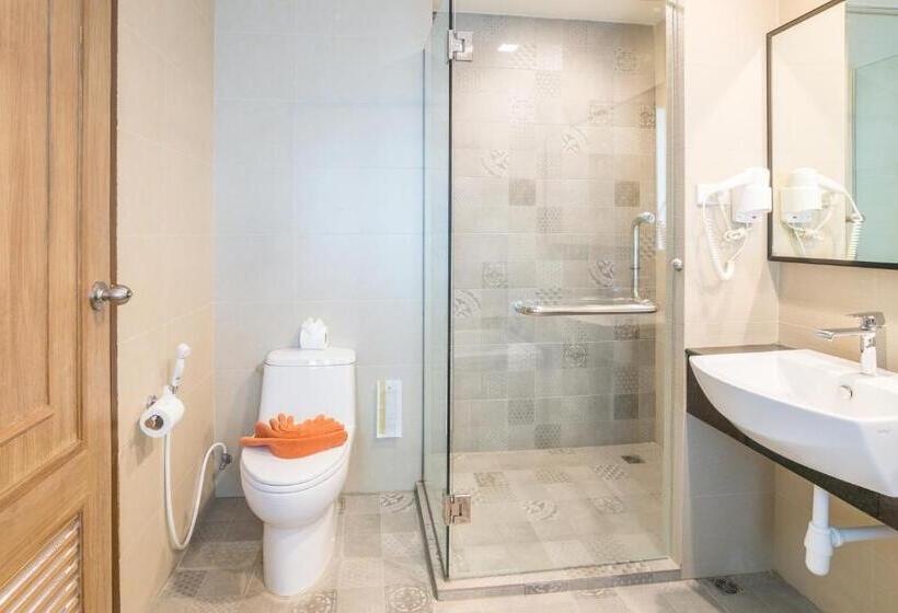 اتاق استاندارد سه تخته با چشم‌انداز استخر, Ananta Burin Resort   Sha Extra Plus