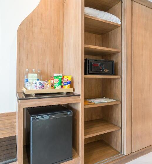 اتاق استاندارد سه تخته با چشم‌انداز استخر, Ananta Burin Resort   Sha Extra Plus