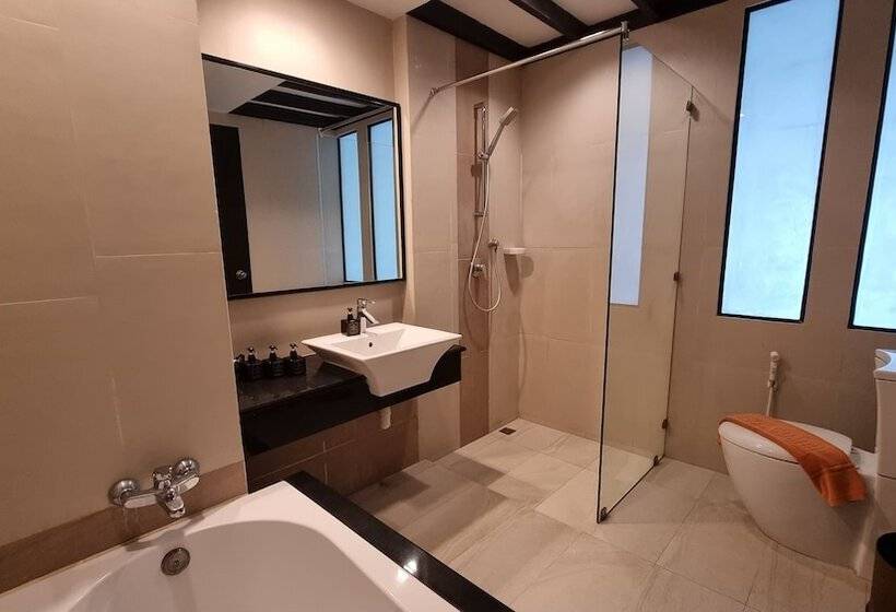 اتاق لوکس با چشم‌انداز استخر, Ananta Burin Resort   Sha Extra Plus