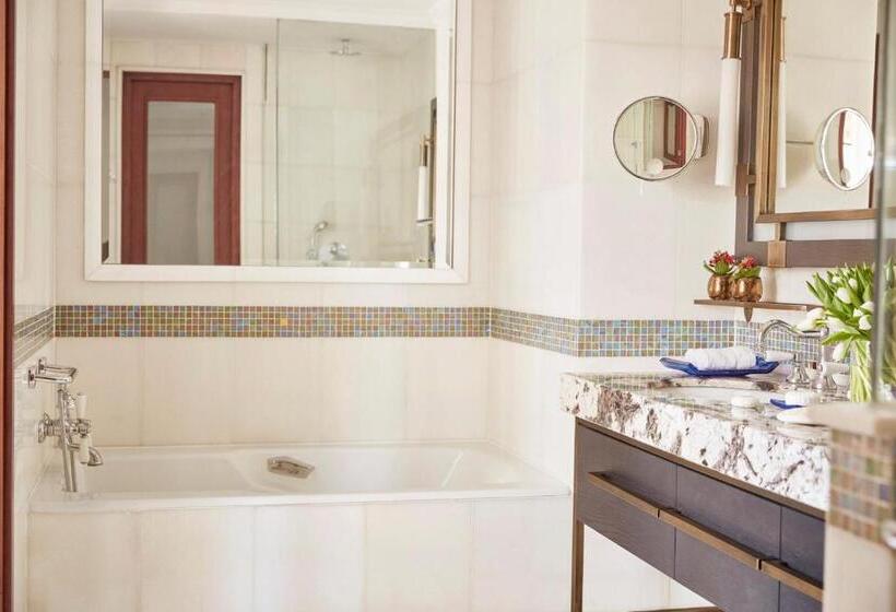 اتاق سوپریور, Four Seasons Hotel Istanbul At Sultanahmet