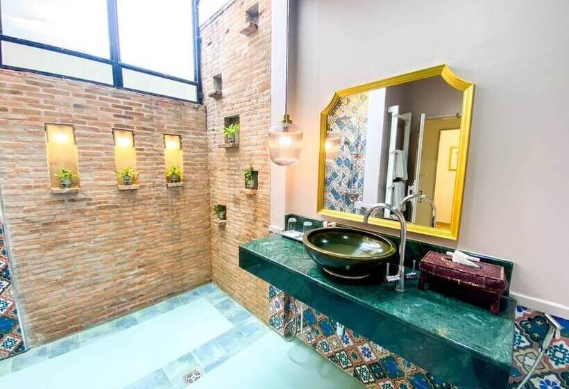 Номер Deluxe, Tharaburi Resort