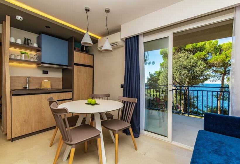 Апартаменты 1 Спальня Вид на Море с Балконом, Arena Verudela Beach