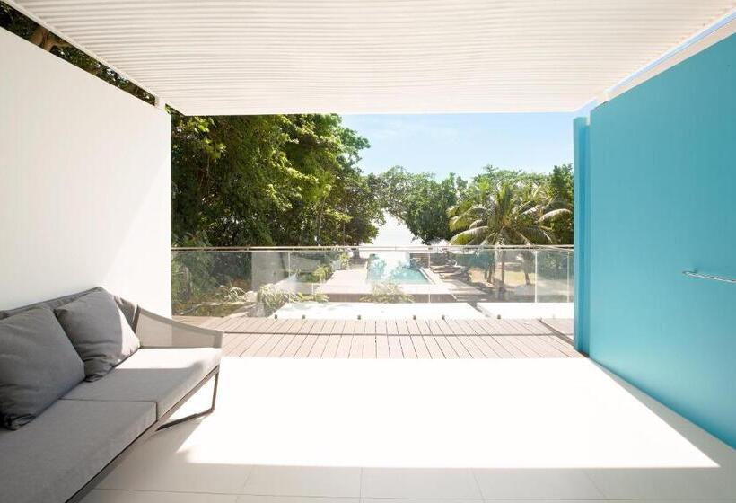 اتاق لوکس با چشم‌انداز دریا, Centara Q Resort Rayong