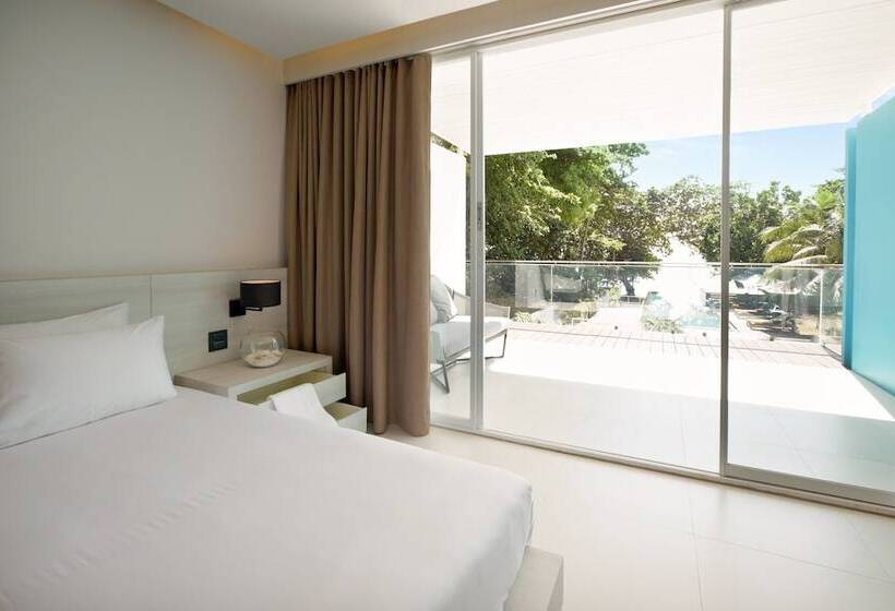 اتاق لوکس با چشم‌انداز دریا, Centara Q Resort Rayong