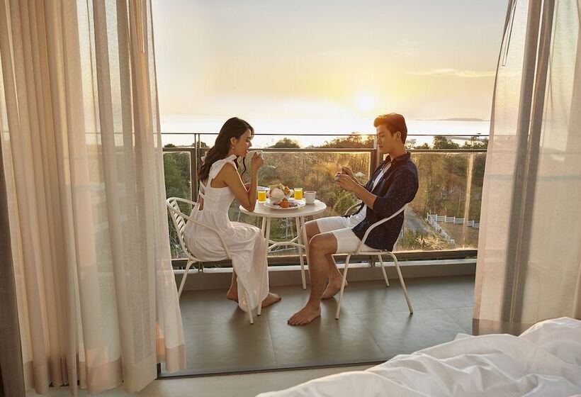 اتاق سوپریور با چشم‌انداز دریا, Centara Q Resort Rayong