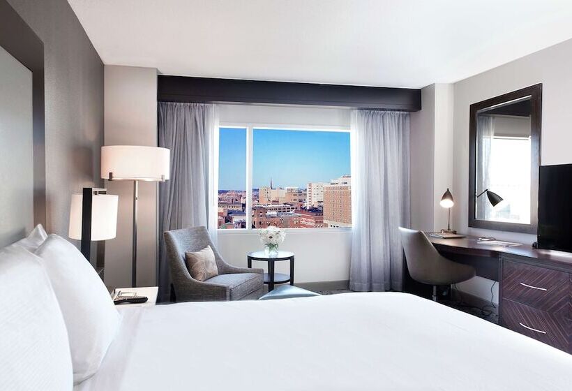 スイート, Hilton Baltimore Inner Harbor