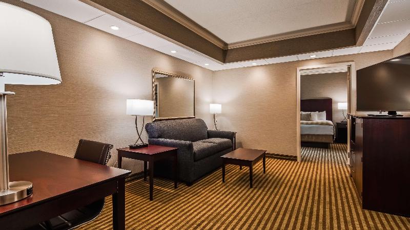 스위트 킹사이즈 침대, Inn At Mendehall