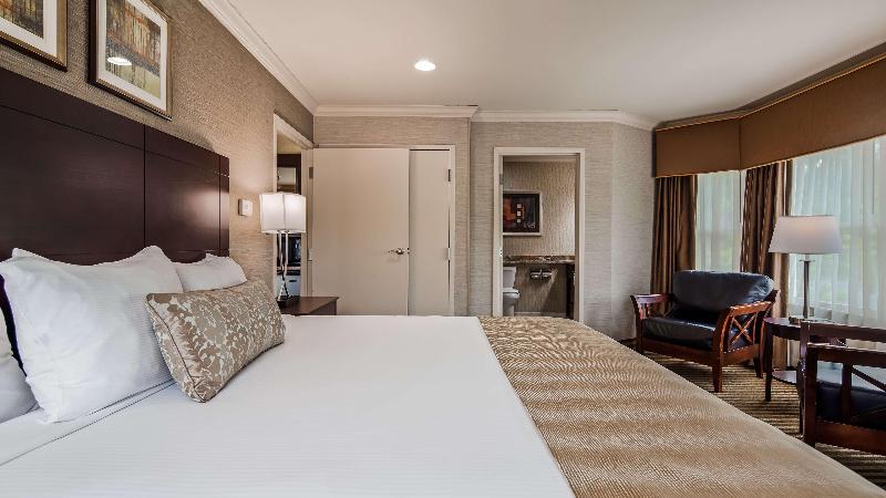 스위트 킹사이즈 침대, Inn At Mendehall