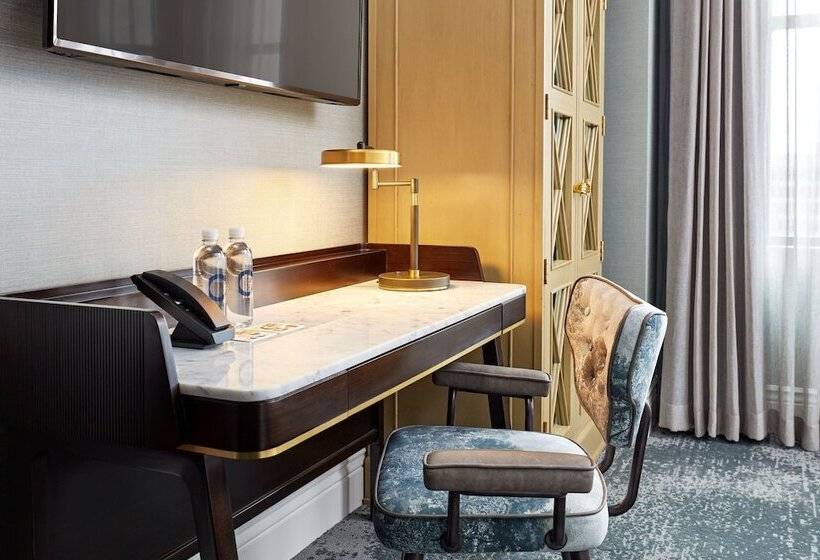 جناح جونيور, The Citizen Hotel, Autograph Collection