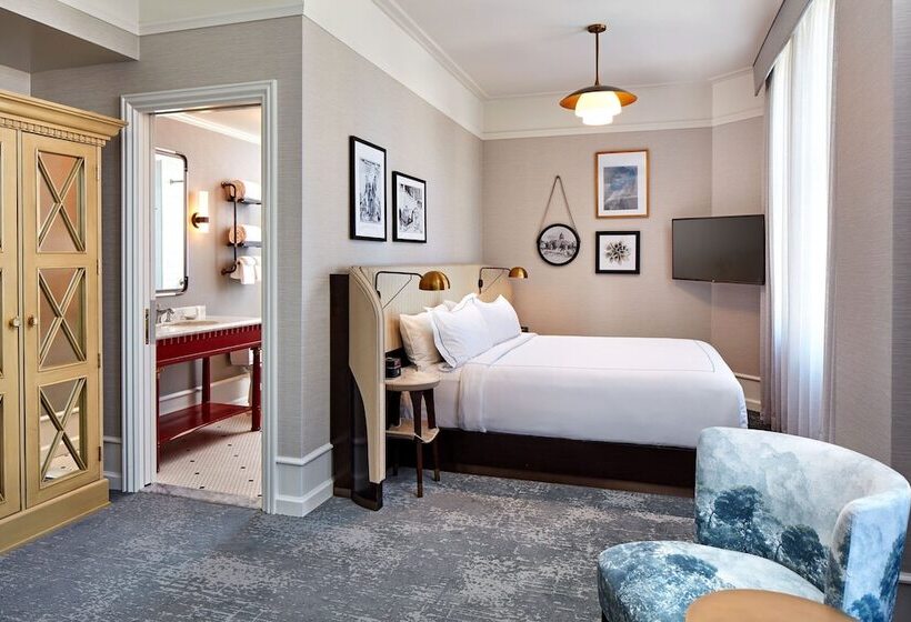 جناح جونيور, The Citizen Hotel, Autograph Collection