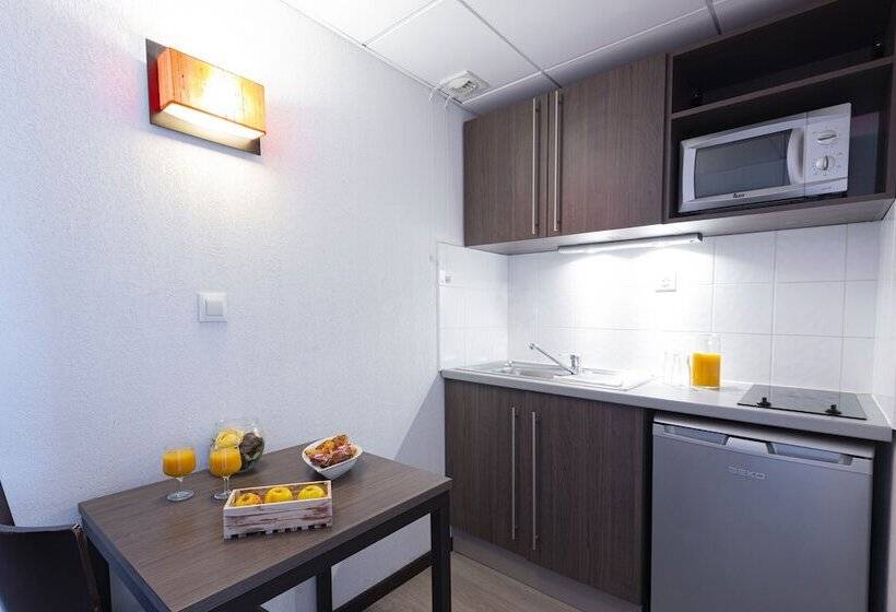 Апартаменты 1 Спальня, Comfort Aparthotel Nimes Centre