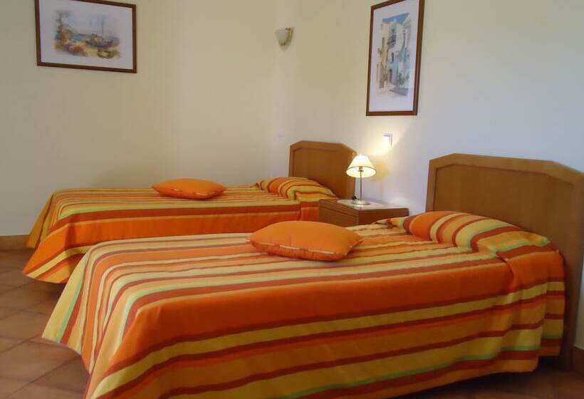 استودیوی استاندارد, Canavial I & Ii Apartamentos