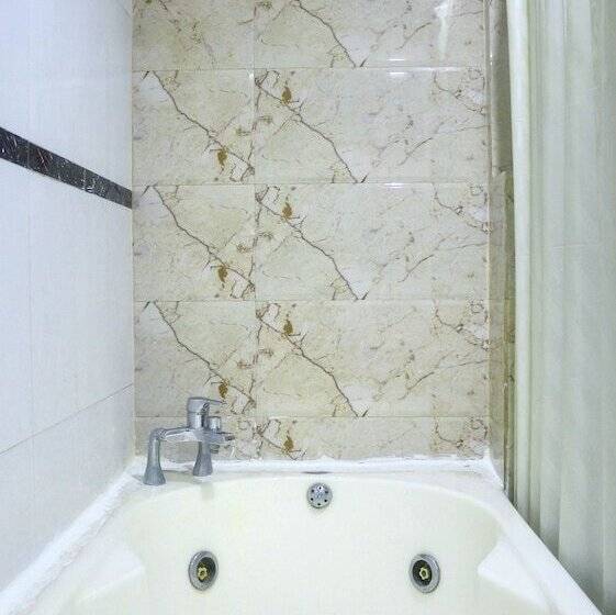 デラックスルーム, Dee Marks Hotel & Resorts