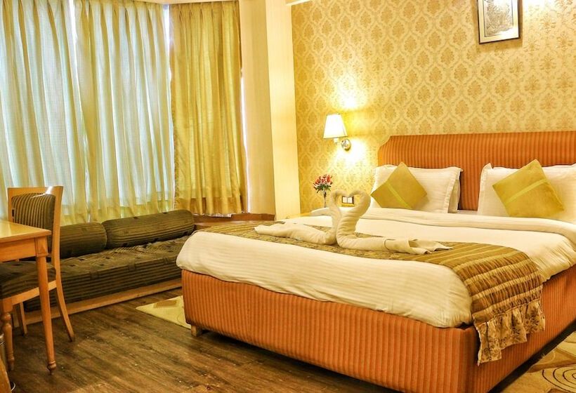 デラックスルーム, Dee Marks Hotel & Resorts