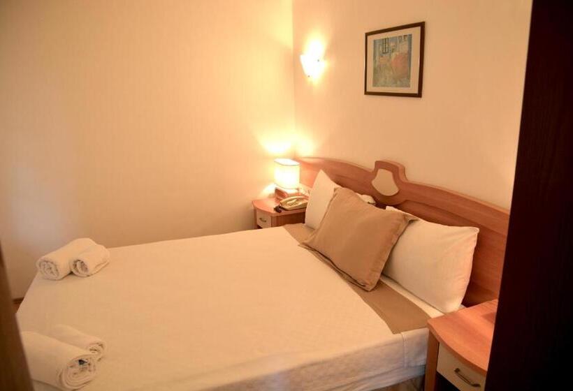 Семейный Номер, Efe Hotel Gocek