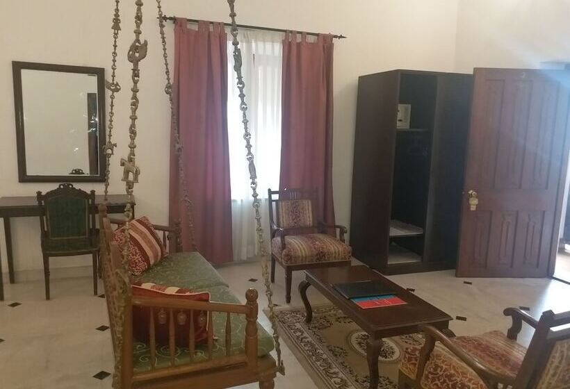 سوییت لوکس, Jayamahal Palace