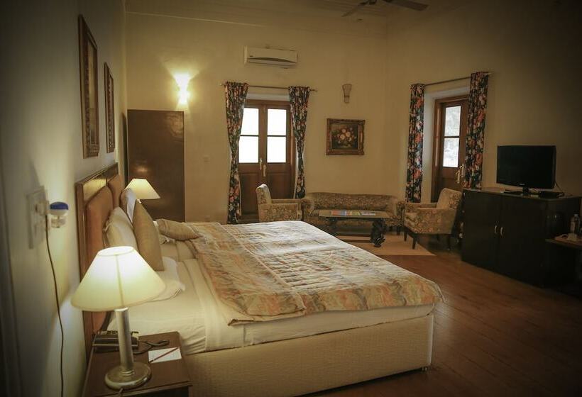 سوئیت رویال, Jayamahal Palace