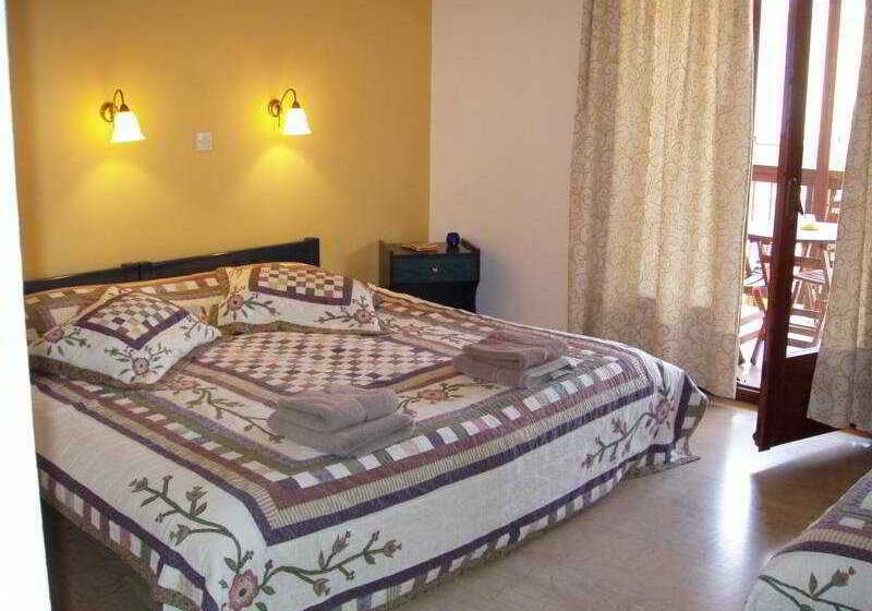 اتاق استاندارد سه نفره, Mouria