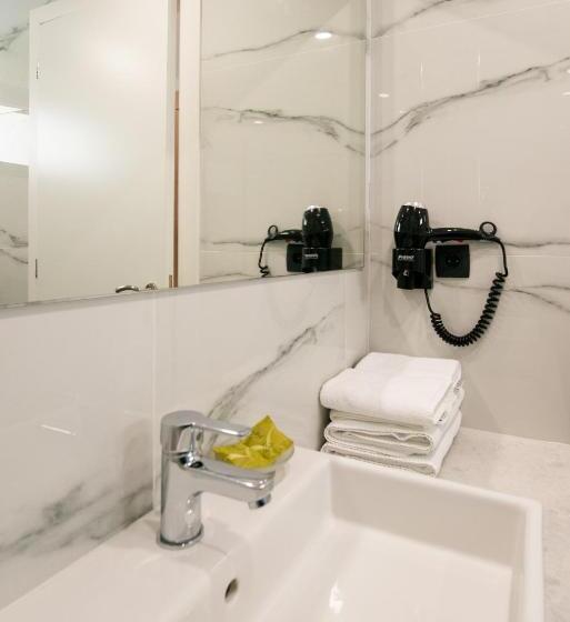 Полулюкс Вид на Бассейн, Selini Suites & Waterpark
