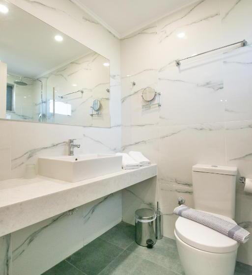 Полулюкс Вид на Бассейн, Selini Suites & Waterpark