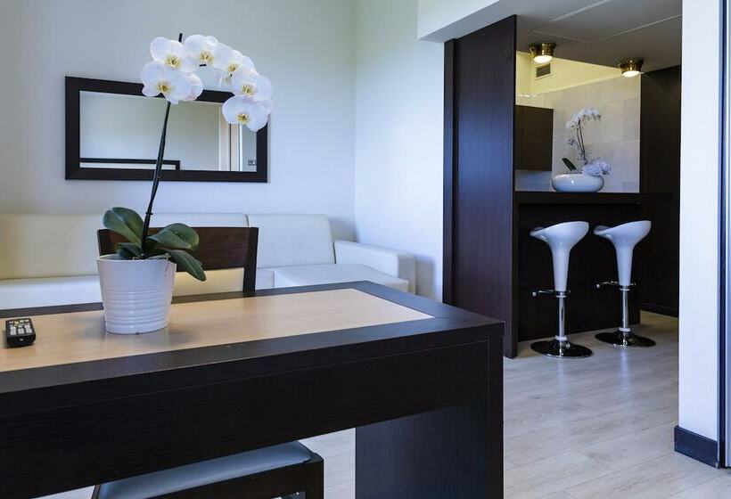 استودیوی استاندارد, Suite Hotel Elite