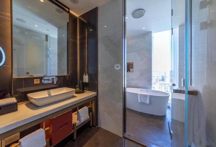 Club Room King Bed, Hualuxe Xi An Chanba, An Ihg