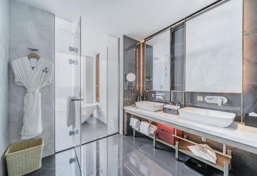سوئیت با تخت بزرگ, Hualuxe Xi An Chanba, An Ihg